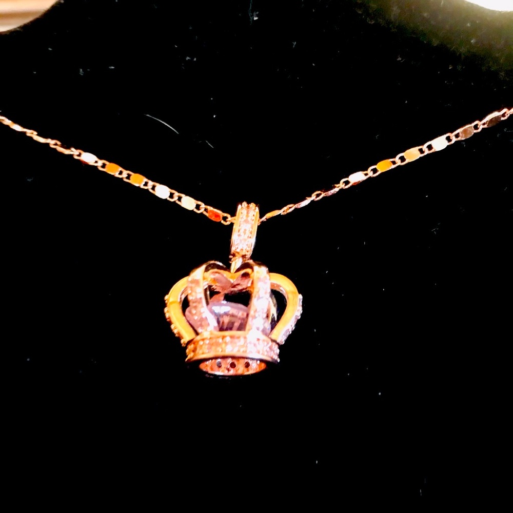 Women’s Queen Crown Necklace 💜💜